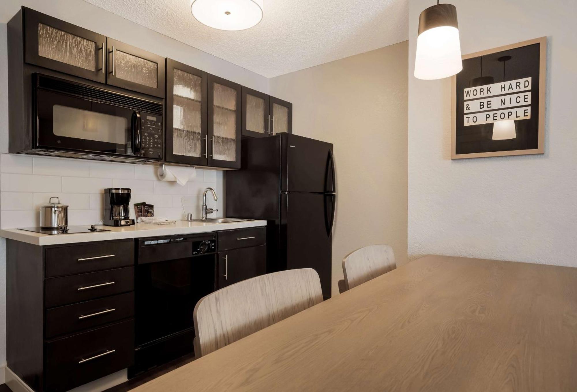 Sonesta Simply Suites Baltimore BWI Airport Linthicum Exterior photo