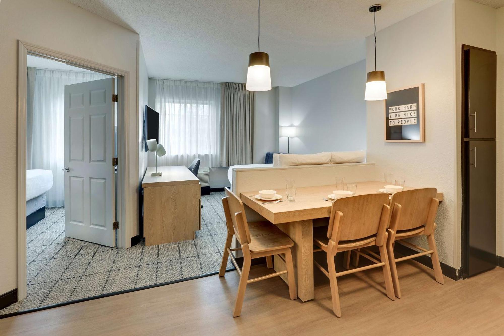 Sonesta Simply Suites Baltimore BWI Airport Linthicum Exterior photo