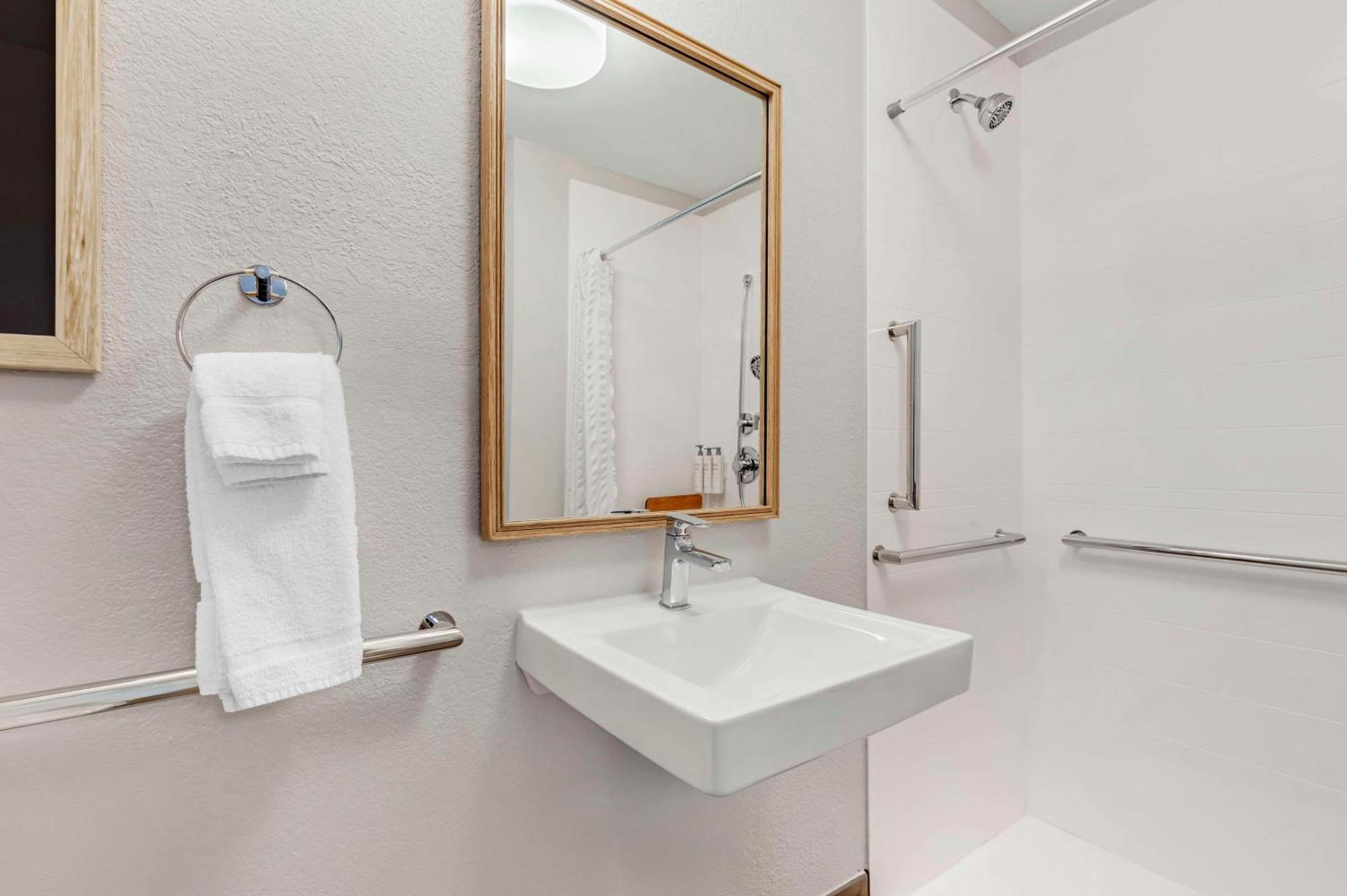 Sonesta Simply Suites Baltimore BWI Airport Linthicum Exterior photo